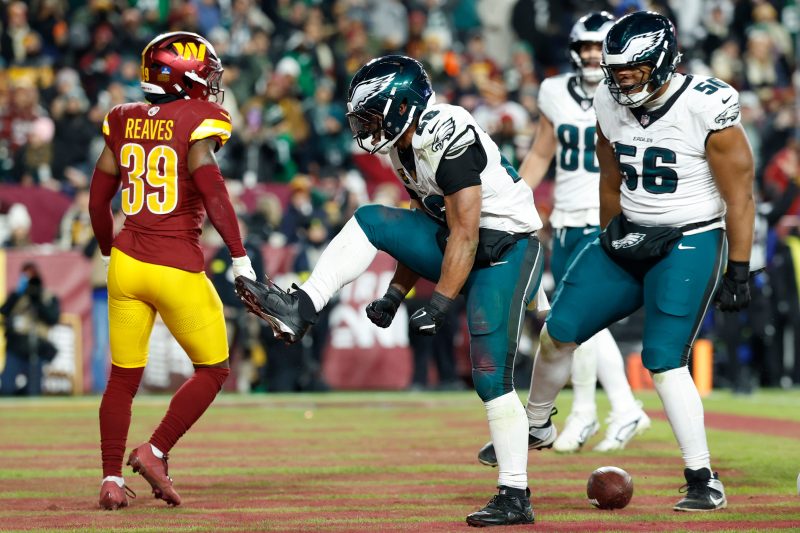 Saquon rolls, Cowboys eliminated as Eagles top Commanders